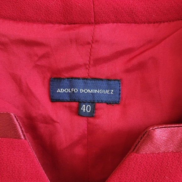 Elegant Red Sleeveless Dress - Picture 3 of 8